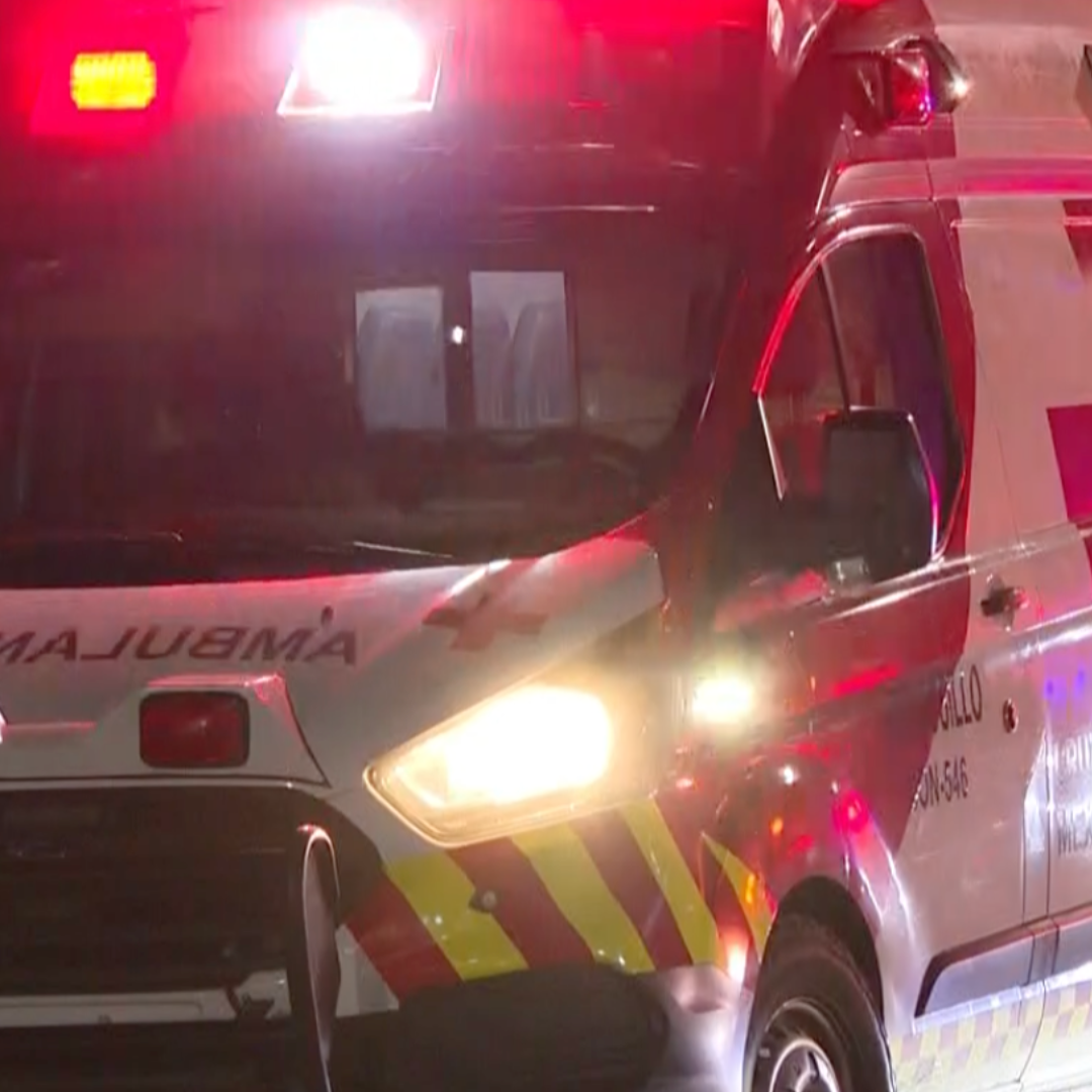Camión de Pasajeros se Accidenta en Carretera de Sonora; 7 Personas Fueron Llevadas al Hospital